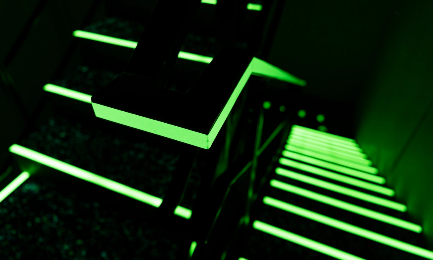 Fotoluminiscenční značení Everglow – schody