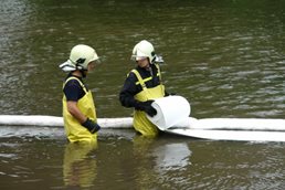 Jak řešit únik nebezpečných látek na vodní hladině?