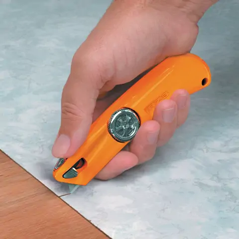 Celokovový bezpečnostní nůž s čepelí na pružině