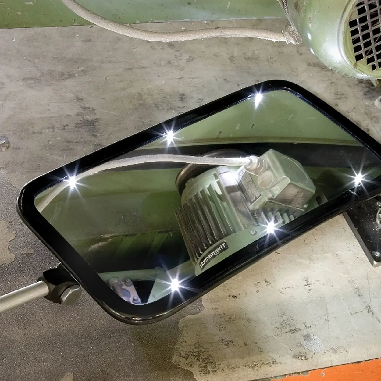Inspekční zrcadlo s LED osvětlením