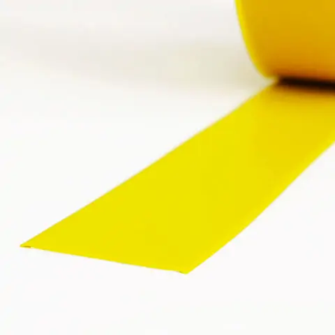 Žlutá extrémně odolná páska s náběhovou hranou – DP 90