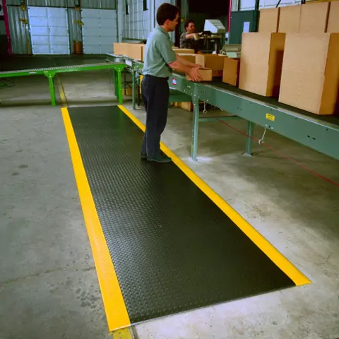 Protiúnavová průmyslová rohož s povrchem kotlářského plechu, černá / žlutá, 91 cm